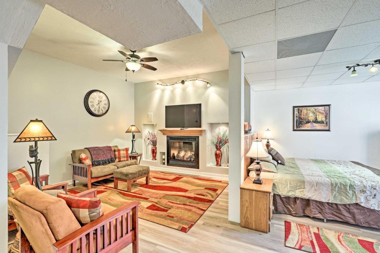 Asheville Mountain Getaway With Patio And Koi Pond! Esterno foto