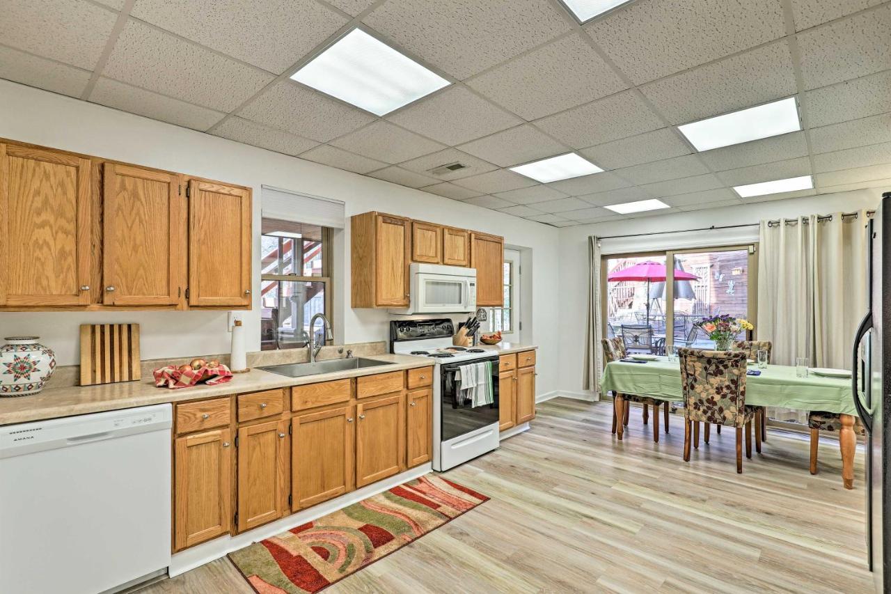 Asheville Mountain Getaway With Patio And Koi Pond! Esterno foto